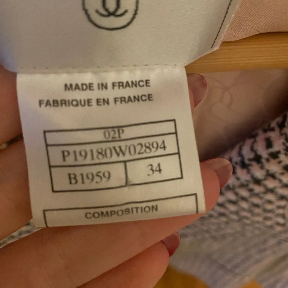 Chanel tweed jacket Sz 34 - Picture 3 of 6